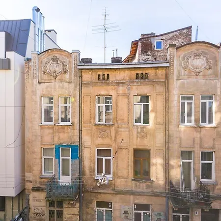 8 Svyatoho Teodora Square * Львов