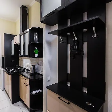 8 Svyatoho Teodora Square