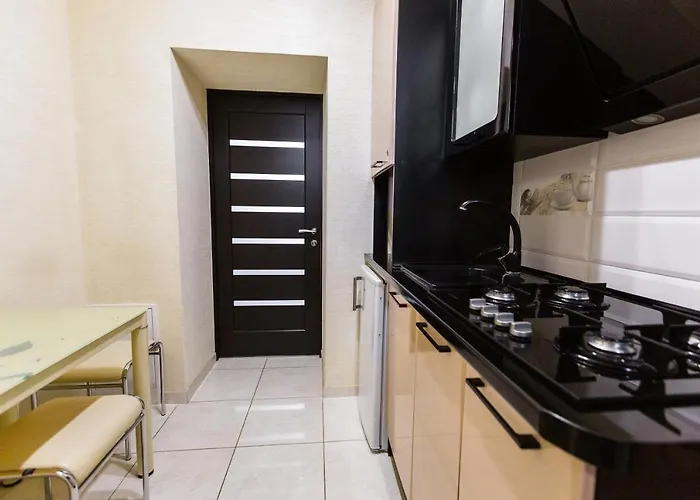 8 Svyatoho Teodora Square