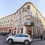 Daire 8 Svyatoho Teodora Square